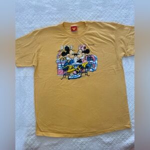 Disney Mickey and Minnie Mouse Kissing Florida Tshirt Yellow Unisex XL